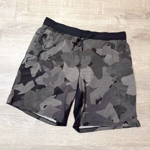 lululemon athletica Men's Athletic Shorts - Black and Gray Camo